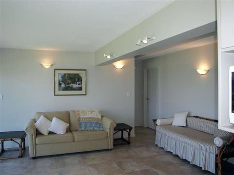 @BLUEYS - Accommodation Redcliffe 2