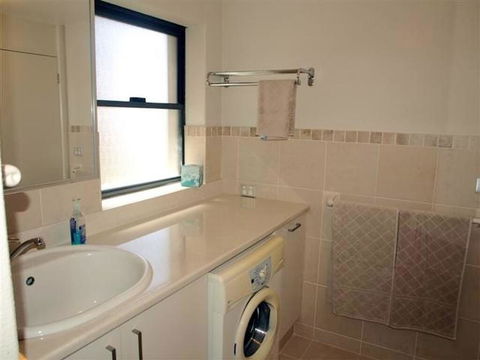 @BLUEYS - Accommodation Redcliffe 3