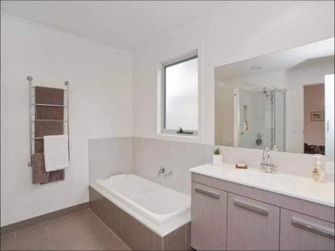 A Beautiful Beach House Torquay - Accommodation Redcliffe 3