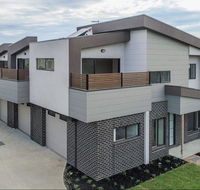 A brand new private townhouse - Accommodation Redcliffe