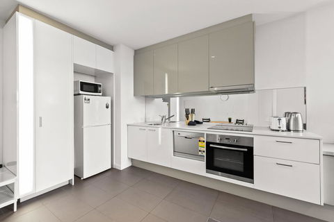A Bright & Airy CBD Apt Next To Southern Cross - Accommodation Redcliffe 2