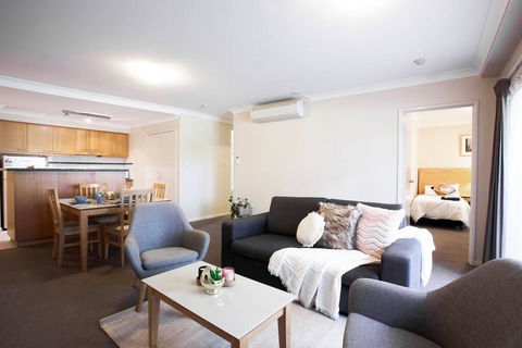 A Comfy 2BR Home, Top Location, FREE Parking - Accommodation Redcliffe 1