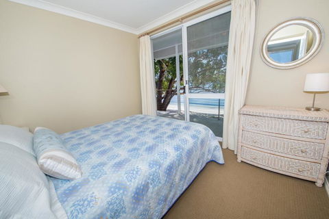 A Foreshore - Salamander Bay - Accommodation Redcliffe 1