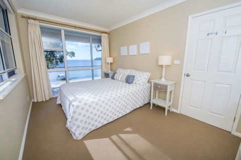 A Foreshore - Salamander Bay - Accommodation Redcliffe 2