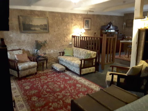 A La Folly - Accommodation Redcliffe 3