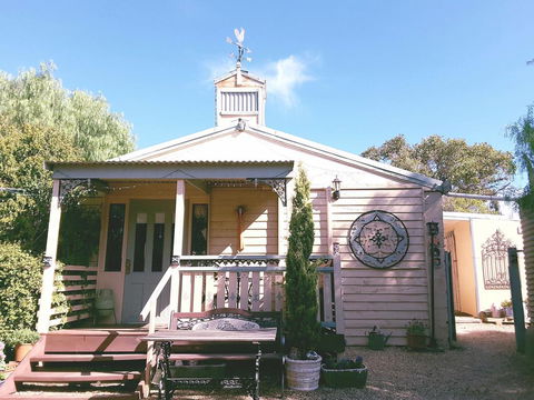 A La Folly - Accommodation Redcliffe 2