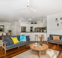 A PERFECT STAY - Barefoot Lane - beach house - Accommodation Redcliffe