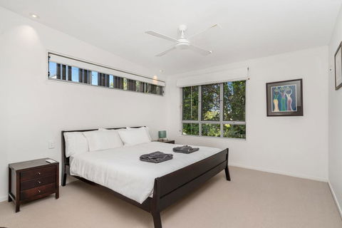 A SWEET ESCAPE - Ariel's - Accommodation Redcliffe 1