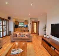 A View to a Hill - Accommodation Redcliffe