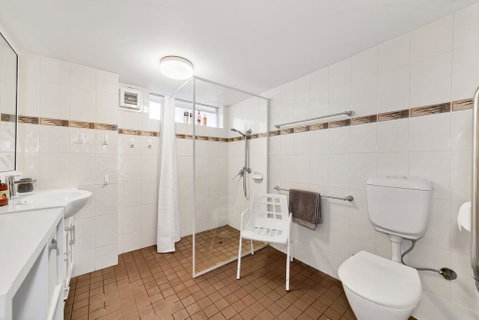 Abby's Poolside Retreat 1 - Accommodation Redcliffe 2