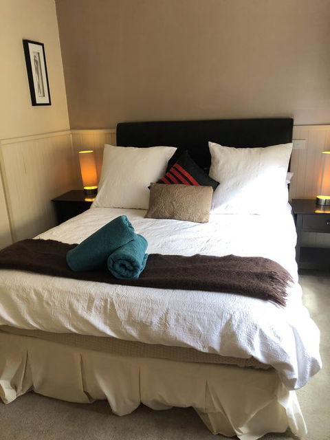 About Time Retreats- Studio Three - Accommodation Redcliffe 2