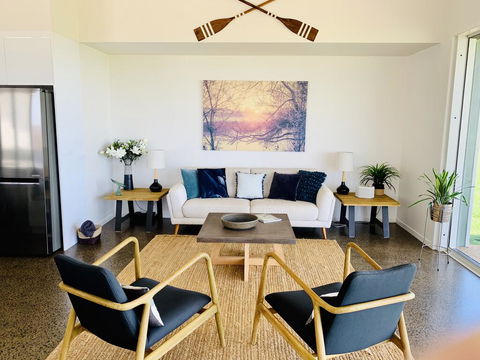 Absolute Beachfront & Secluded New Home - Accommodation Redcliffe 3