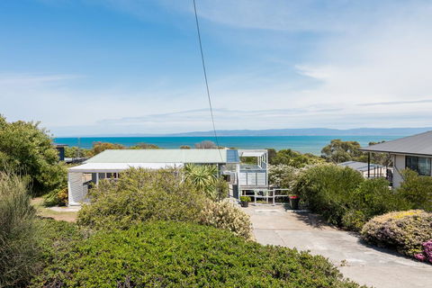 Acacia Cottage - Accommodation Redcliffe 3