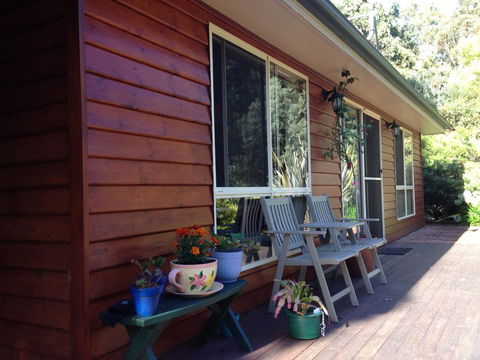 Acacia Hills Retreat - Accommodation Redcliffe 0