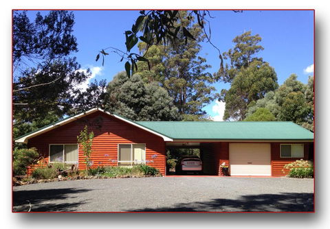 Acacia Hills Retreat - Accommodation Redcliffe 1