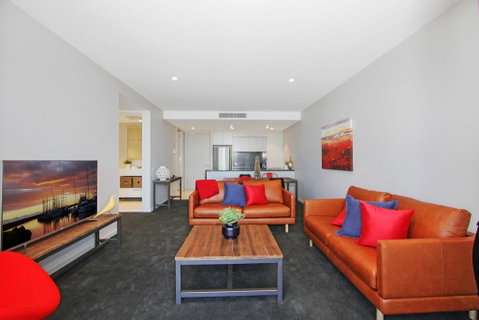 Accommodate Canberra - The Pier - Accommodation Redcliffe 3