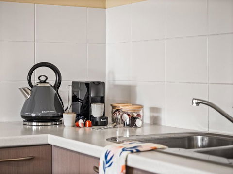 Eagle Bay Beach House - 300m To The Beach! - Accommodation Redcliffe 1