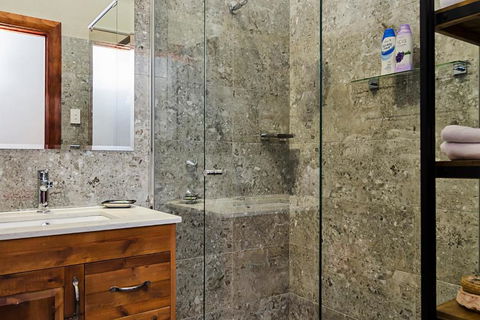 Eagle Foundry Bed & Breakfast - Accommodation Redcliffe 2