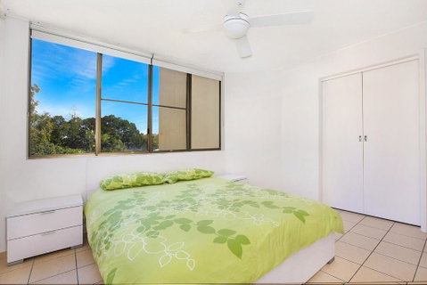 Eastbourne U4 80 Esplanade Golden Beach - Accommodation Redcliffe 4
