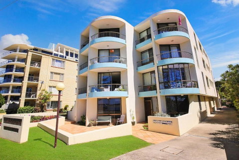 Eastbourne U4 80 Esplanade Golden Beach - Accommodation Redcliffe 0