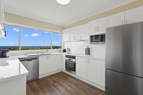 Eastern Views Beach House - Accommodation Redcliffe 2