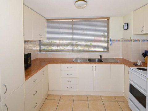Ebbtide 26 - Accommodation Redcliffe 3
