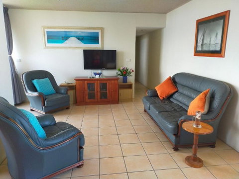 Ebbtide 26 - Accommodation Redcliffe 2