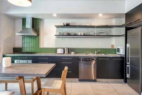 Eclectic Perfectly Positioned Apartment - Accommodation Redcliffe 0