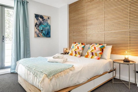 Eclectic Perfectly Positioned Apartment - Accommodation Redcliffe 1