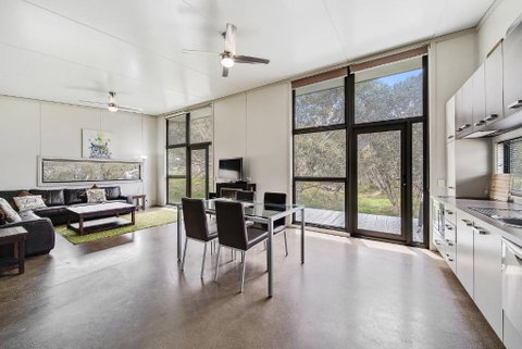 Ecocrackenback 2 Sustainable Chalet Close To The Slopes - Accommodation Redcliffe 1
