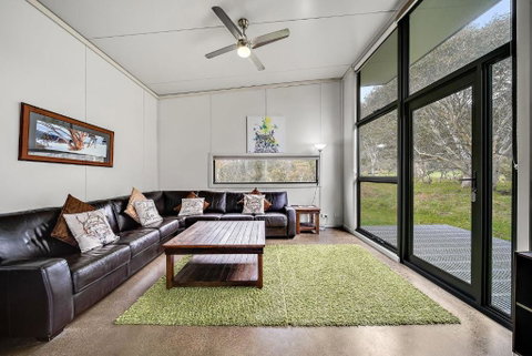 Ecocrackenback 2 Sustainable Chalet Close To The Slopes - Accommodation Redcliffe 4