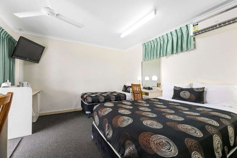 Econo Lodge Park Lane - Accommodation Redcliffe 1