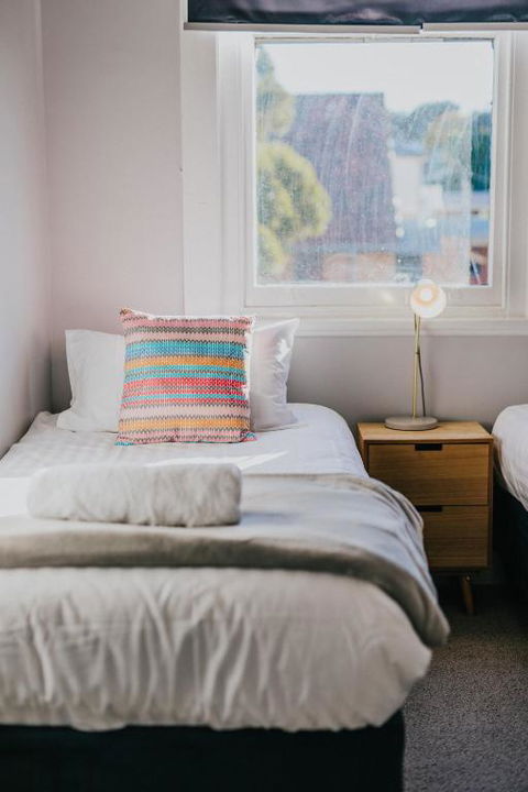 Duke Of Wellington Hotel - Accommodation Redcliffe 2