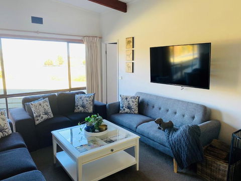 ELM Accommodation - Merrijig - Accommodation Redcliffe 4