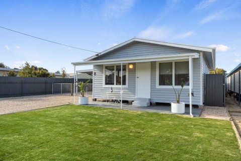 Eightonfifth - Accommodation Redcliffe 0