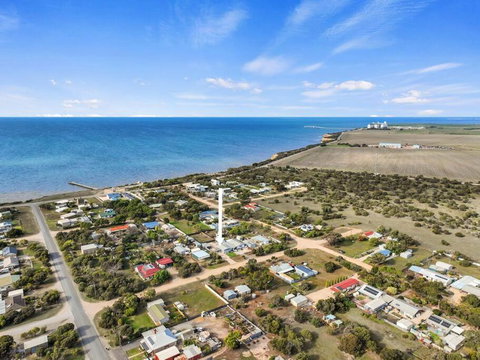Eightonfifth - Accommodation Redcliffe 1