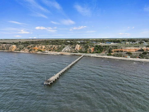 Eightonfifth - Accommodation Redcliffe 3