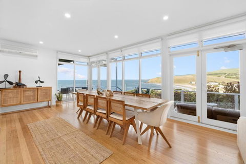Elevated Coastal Retreat - Accommodation Redcliffe 0