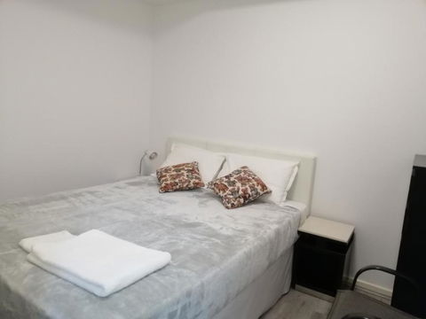 Entire 2 Bedrooms Security Apartment - Accommodation Redcliffe 4