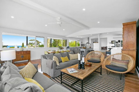 Evans Beach Retreat - Accommodation Redcliffe 4