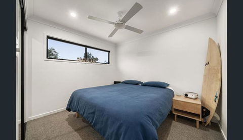 Exquisite Family Home & Pool - Accommodation Redcliffe 2