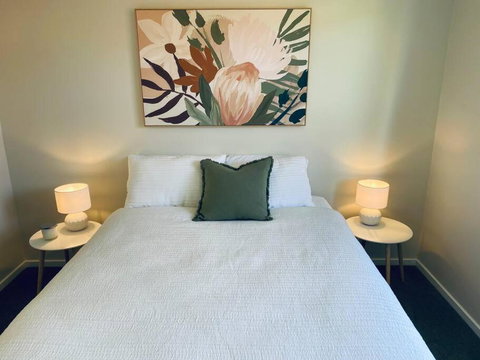 Family Favourite, Spacious 2 Bedroom Unit - Accommodation Redcliffe 1
