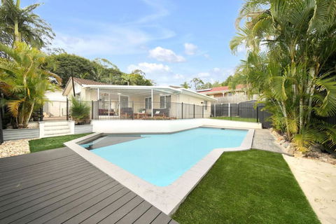 Family Escape Serene Oasis With Pool And AC - Accommodation Redcliffe 0