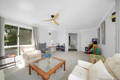 Family Escape Serene Oasis With Pool And AC - Accommodation Redcliffe 4
