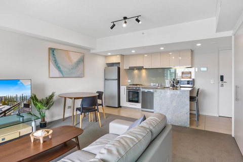 Feel The Sea Breeze: 1-Bed Alfresco Dining & Pool - Accommodation Redcliffe 0