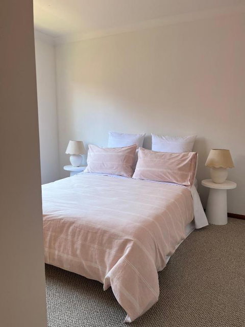 FERN - Accommodation Redcliffe 4