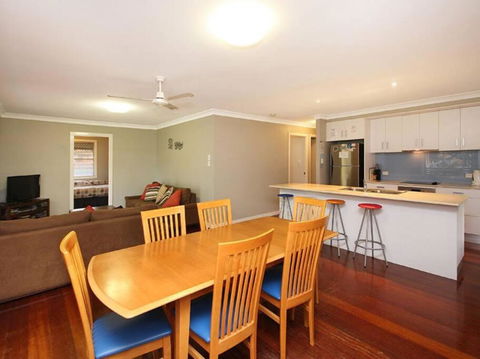 FINLIA AT FLINDERS - Accommodation Redcliffe 4