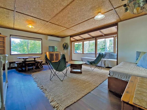 FLINDERS BEACHHOUSE - Accommodation Redcliffe 2