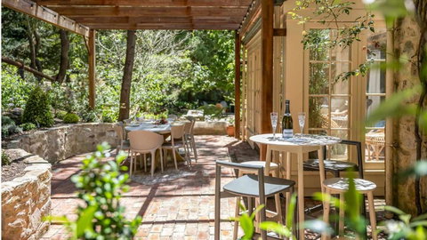 FROGWELL HOLLOW Immerse Into An Idyllic Fairytale - Accommodation Redcliffe 3