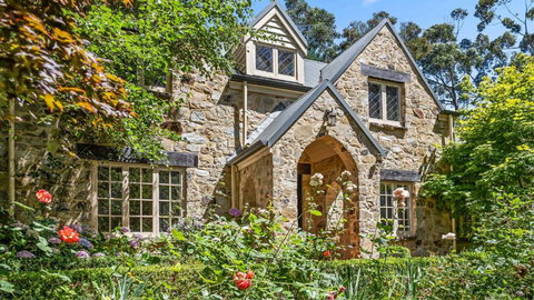 FROGWELL HOLLOW Immerse Into An Idyllic Fairytale - Accommodation Redcliffe 0